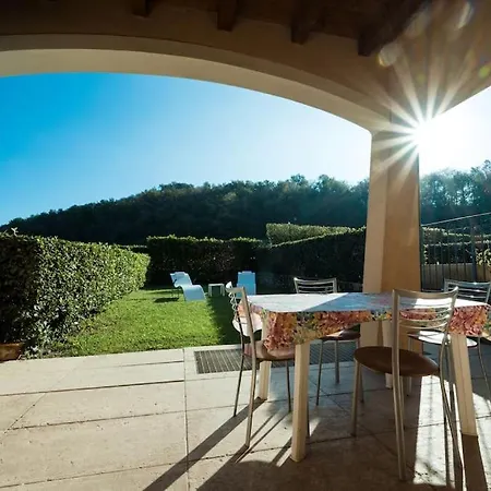 Oliva - Featuring A Private Garden And Access To A Pool شقة *