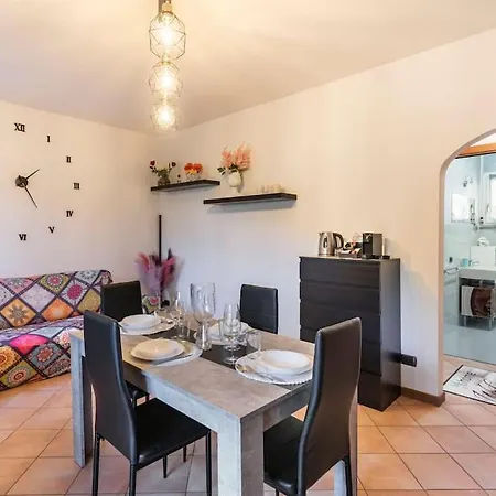Oliva - Featuring A Private Garden And Access To A Pool شقة Barcuzzi
