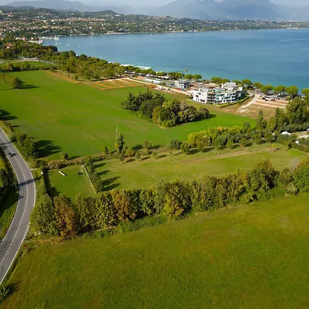 Oliva - Featuring A Private Garden And Access To A Pool شقة Barcuzzi